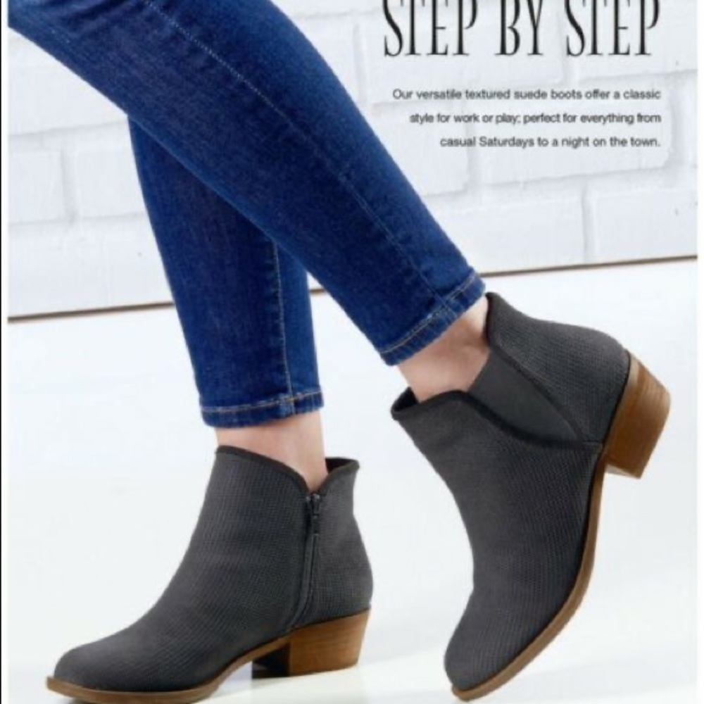 Kensie Gerona Perforated Suede Bootie Size 7.5